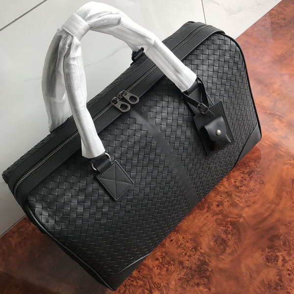 ボッテガヴェネタバッグ背面デザイン